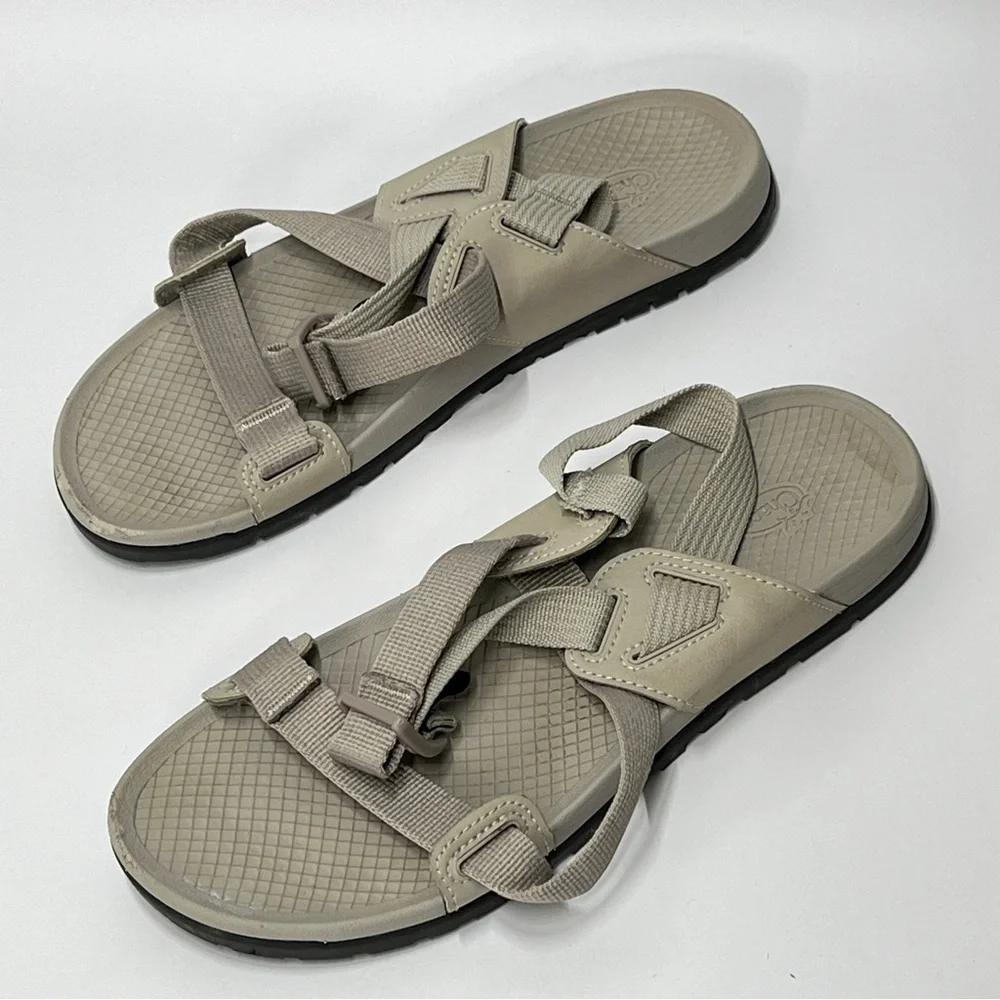 CHACO Women’s S 9 Oatmeal Cream Color Strap Summer beach spring comfort sandal
